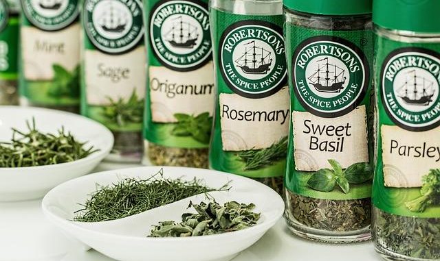 Idrolatoterapia: le acque aromatiche curative, un’alternativa soft